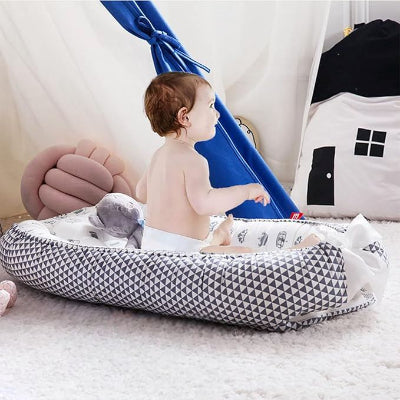 berceau-bebe-couronne-avec-bebe