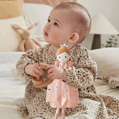 tres-jolie-doudou-poupee