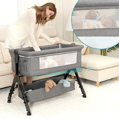 lit-cododo-avec-maman-qui-donne-biberon-a-bebe