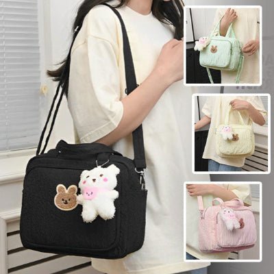 sac-a-langer-noir-avec-femme