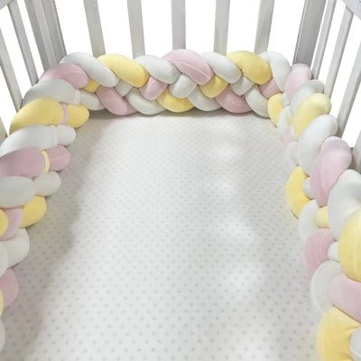 tour-de-lit-bebe-modele-rose-jaune-blanc
