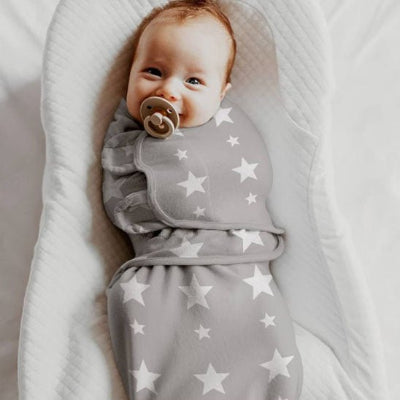 couverture-demmaillotage-gris-avec-bebe